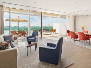 Курортный отель JA The Resort - JA Lake View