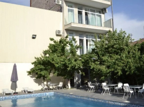 Wave Inn Yerevan Hotel