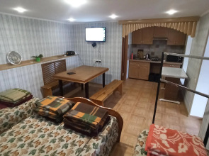 Частный дом на берегу Зюраткуля