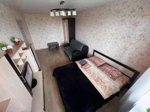 Na Ulitse Zhuravlyova 11/2 Apartments