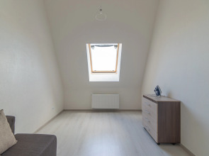 Апартаменты Двухкомнатная Квартира на Мансардном Этаже