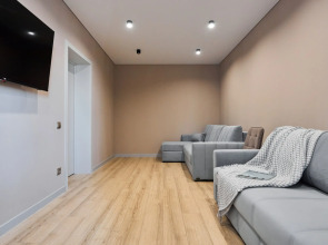 Квартира Двухкомнатная квартира возле центральной больницы