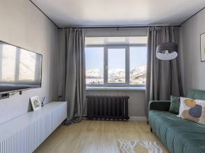 Квартира Уютная 2-к с Потрясающим Видом на Горы и Озеро