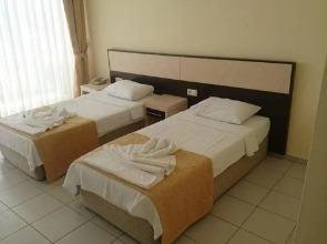 Side Beach Club Hotel