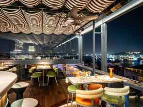 Momento Golden Horn Hotel