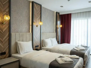 Отель Linda Port Hotel