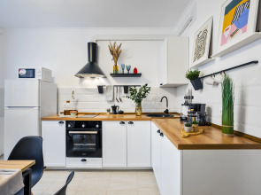 Great view 2-rooms Apartment 2 Min Walk to Raykin Plaza 2