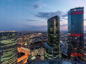 Студия для двоих на 74-м этаже