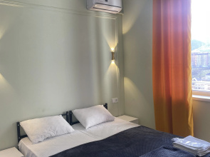 Dvushka na Zvezdnom Apartments