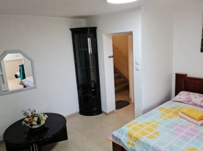 Studiya U Morya Apartments