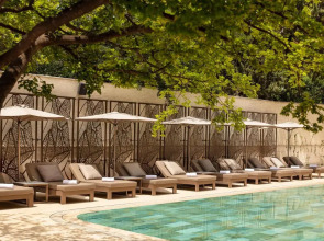 Sheraton Grand Tbilisi Metechi Palace Hotel