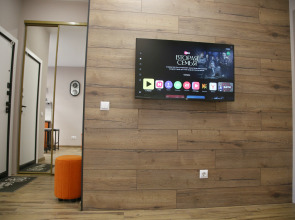 Апартаменты Уорхол - апельсин и капучино в интерьере с собственным двориком для BBQ в 10 минутах от центра