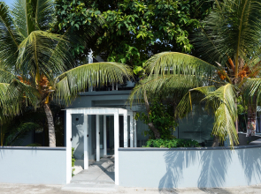 Moonshell Residence Guesthouse