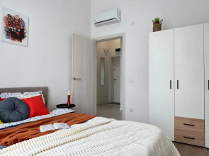 Квартира Двухкомнатная просторная и уютная ArtApart