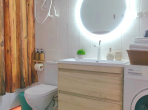 Апартаменты на улице Маршала Бирюзова 18