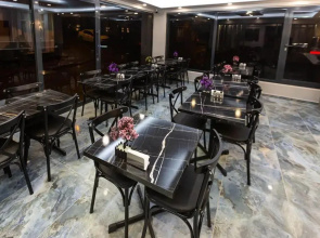 Ria Suites Hotel
