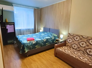 Апартаменты Двухкомнатные на втором этаже с балконом