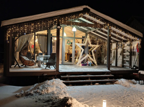 Barn s baney i bolshoy igrovoy zonoy Private House