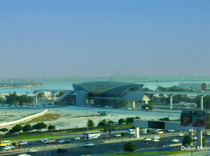 Отель Grand Kingsgate Waterfront By Millennium