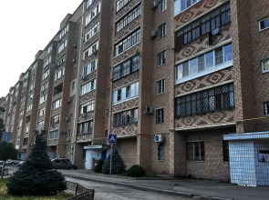 Квартира Просторная с Балконом на Строителей 2