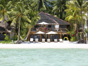 Robinson Beach House Boracay Villa