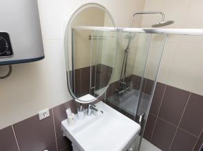 Апартаменты Байрес 365/3