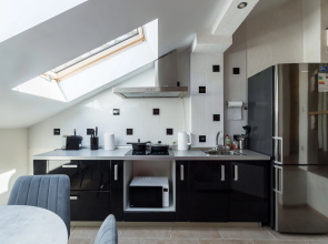 Mansardnaya Kvartira V Tsentre Goroda Flat