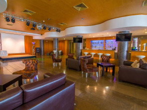 Отель Grand Muthu Forte do Vale