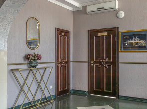 Отель Октябрьская*