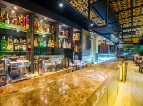 Отель Clarion Patong Beach