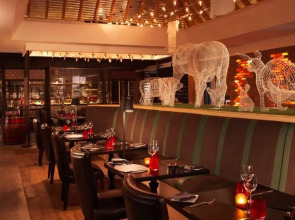 Курортный отель Anantara The Palm Dubai Resort