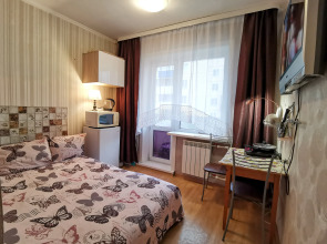 Апартаменты Студия на Есенина с балконом