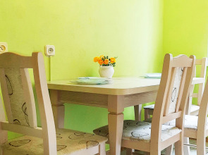 Апартаменты Двухкомнатные Зеленый Двор Беседка Центр