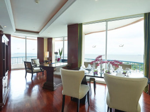 Отель Long Beach Garden Hotel & Pavilions