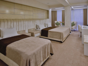 Отель Ganjali Plaza