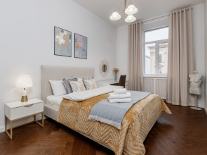 Апартаменты 4-комнатные HomeApart К.Маркса, 30