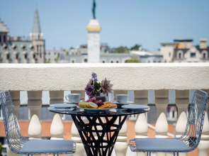 Отель Monarch Batumi