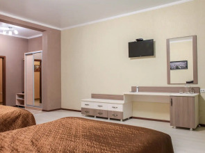 Отель Джулия