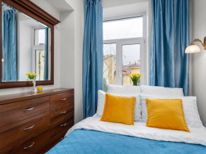 Na Peshekhodnom Bulvare Vasilevskogo Ostrova Flat