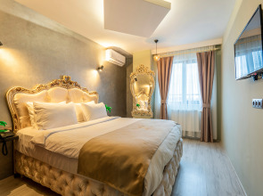 Отель Monezza Hotel