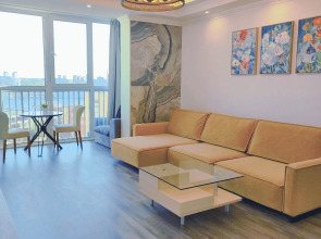 Апартаменты Шикарные В центре с видом на Золотой мост и Русский мост