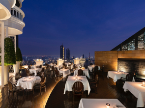 Отель Tower Club at lebua