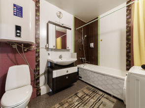 Апартаменты с 3 спальнями на Моисеенко 5 - 8 человек