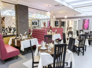 Отель Славия