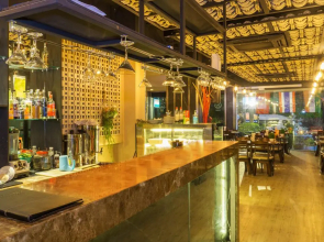 Отель Clarion Patong Beach