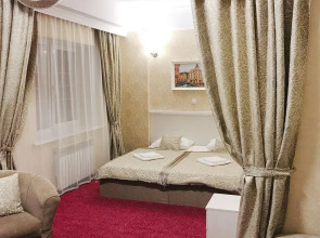 Отель Корона