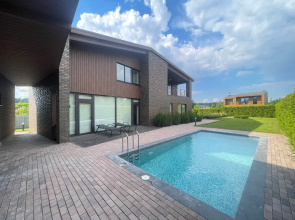 Kottedzh S Basseynom I Baney Private house