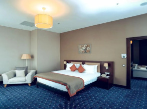 Parkside Hotel & Apartments