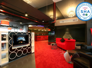 Отель Galleria 10 Bangkok Hotel By Compass Hospitality
