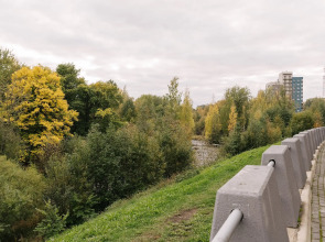 Апартаменты 9 ночей с видом на речку на Коммунальной 1